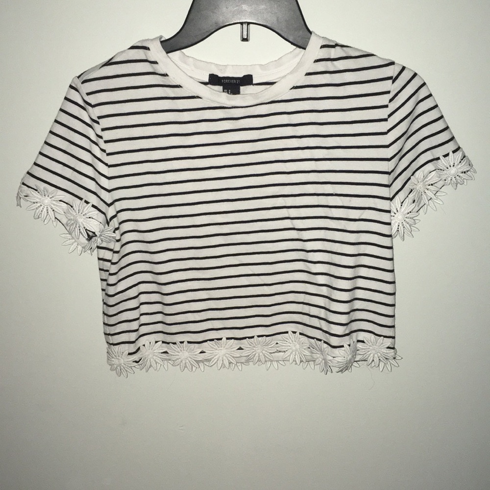 Short sleeve crop top